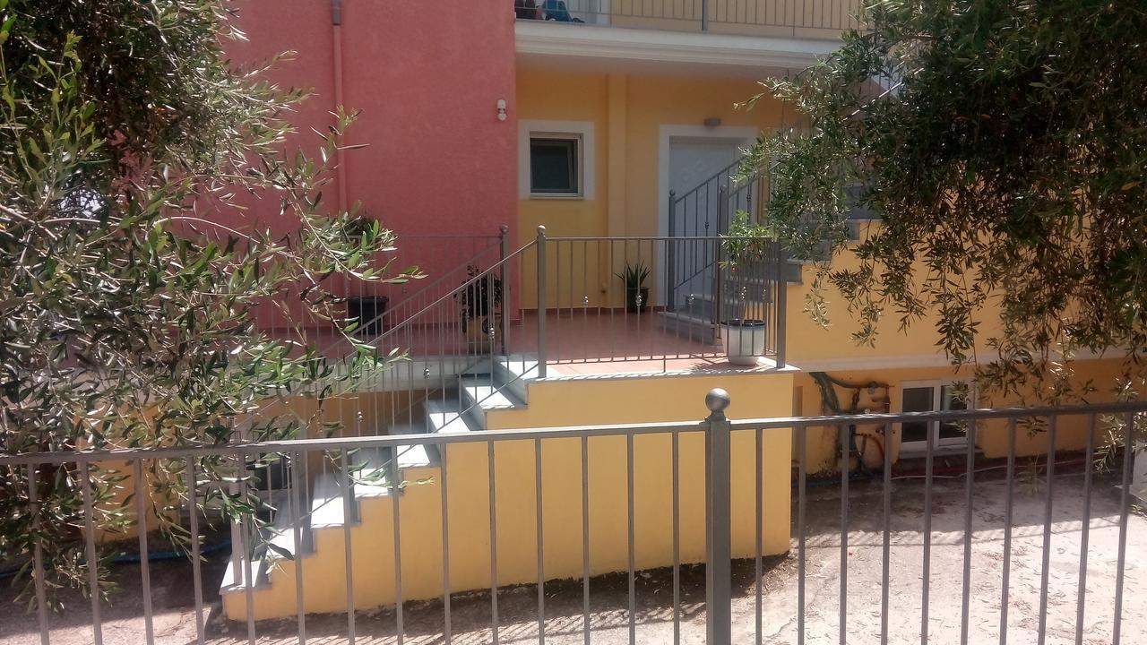 Olive Tree Apartments Parga Exterior photo