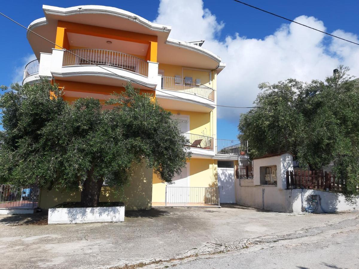 Olive Tree Apartments Parga Exterior photo